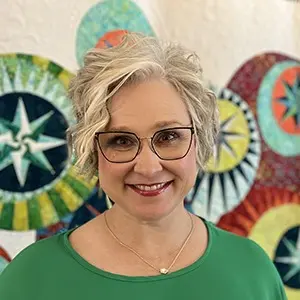 2022 - Stacie Spradlin Headshot